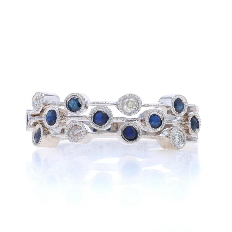 Taille : 7 1/2
Frais de taille : Up&Up 2 tailles pour $40 ou Down 1 taille pour $40

Contenu métallique : Or blanc 14k

Informations sur les pierres

Saphirs naturels
Traitement : Chauffage
Carat(s) : .45ctw
Coupe : Ronde
Couleur : Bleu

Diamants