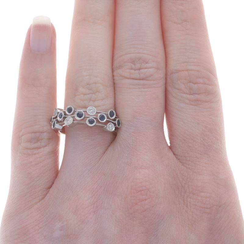 Taille ronde Bracelet en or blanc avec saphir et diamant - Bague 14k ronde à grains de 0,55ctw en vente