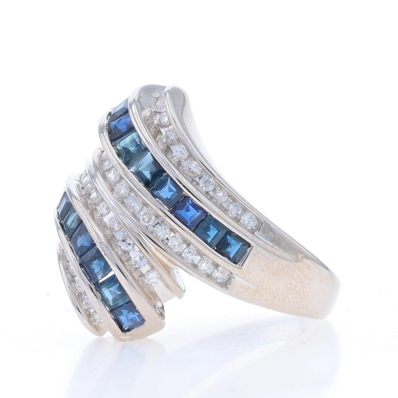 Anello bypass con zaffiro e diamante in oro bianco 14k Square1.62ctw 7 3/4 In condizioni ottime in vendita a Greensboro, NC