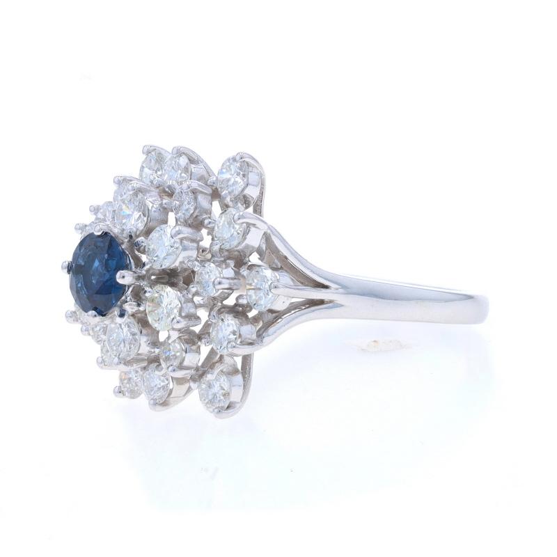 Weißgold Saphir-Diamant-Cluster-Cocktailring - 14k runde 2,56ctw Blume (Rundschliff) im Angebot