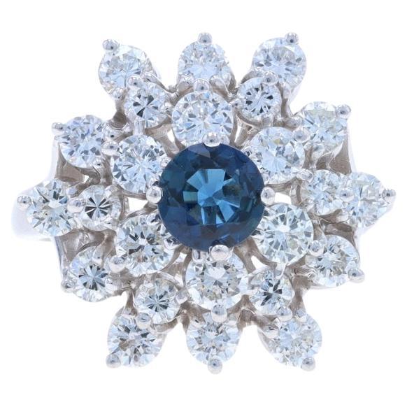 Anillo de Cóctel de Oro Blanco Zafiro Racimo de Diamantes - 14k Redondo 2.56ctw Flor
