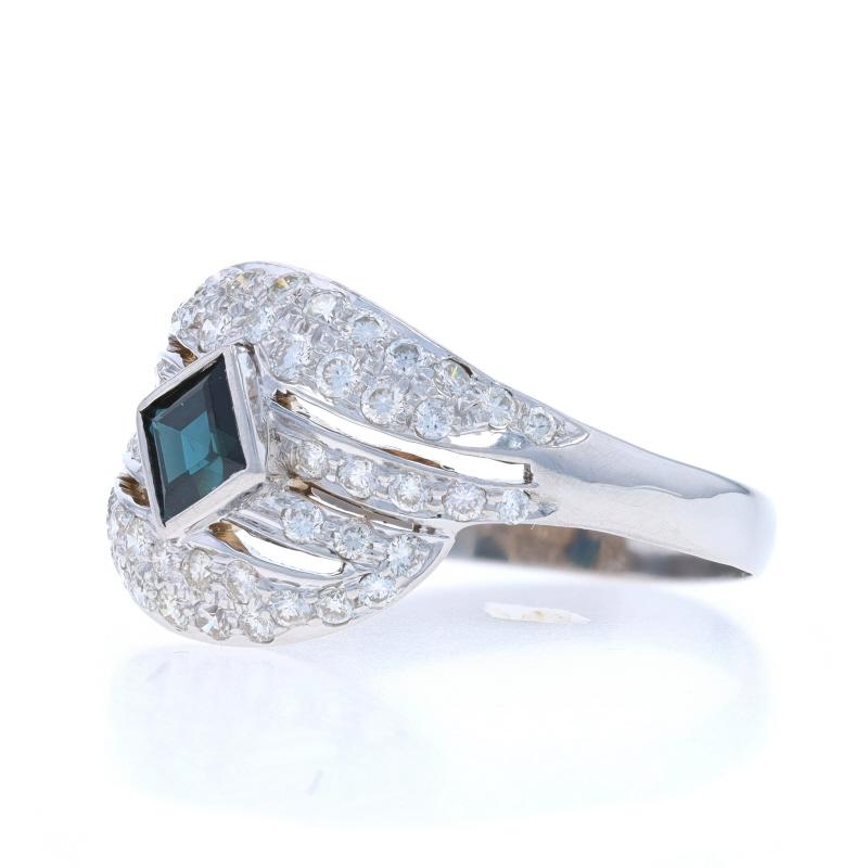 Weißgold Saphir-Diamant-Cluster-Cocktailring 18k Quadratisch 1,10ctw im Zustand „Hervorragend“ im Angebot in Greensboro, NC