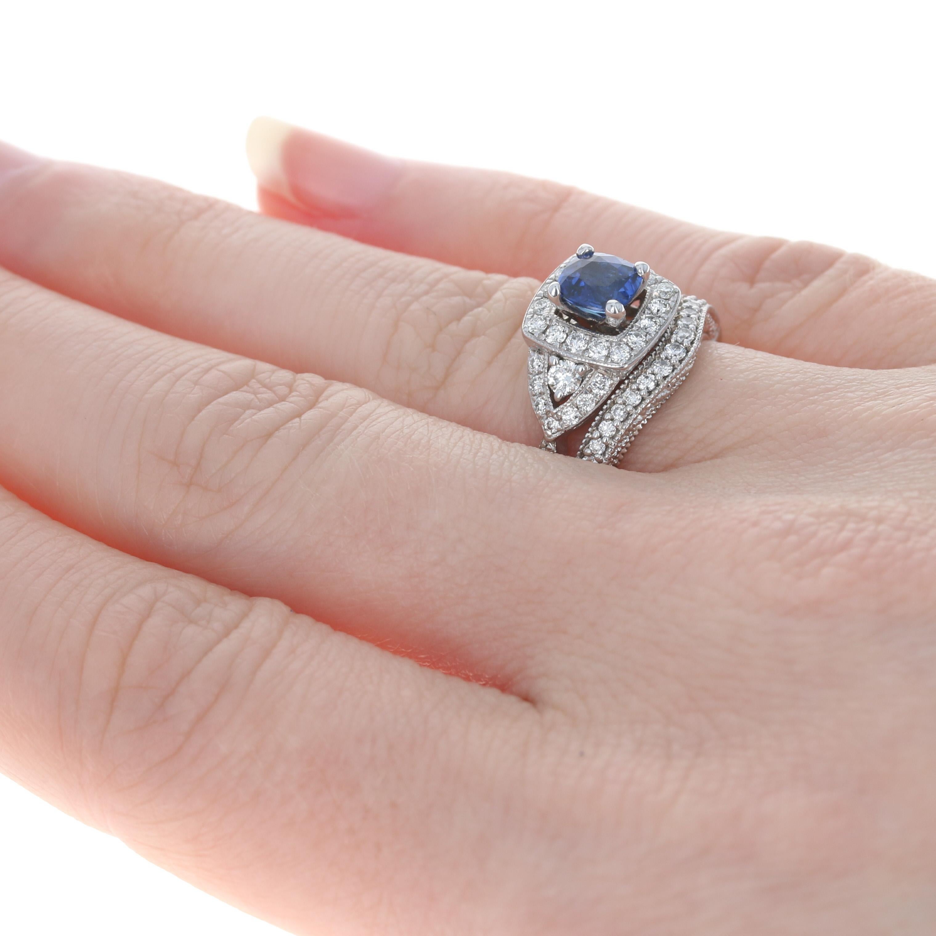 in vendita:  Anello di fidanzamento aureolato con zaffiro in oro bianco 14k Cushion 1.51ct 5