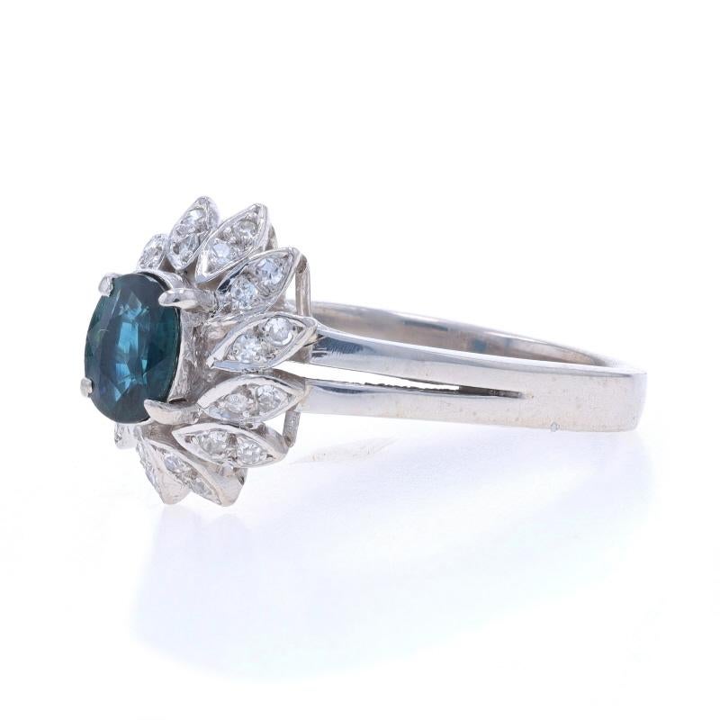 Anillo Halo Zafiro Diamante Oro Blanco - 14k Oval 0.58ctw Flor Catedral en Excelente estado para la venta en Greensboro, NC