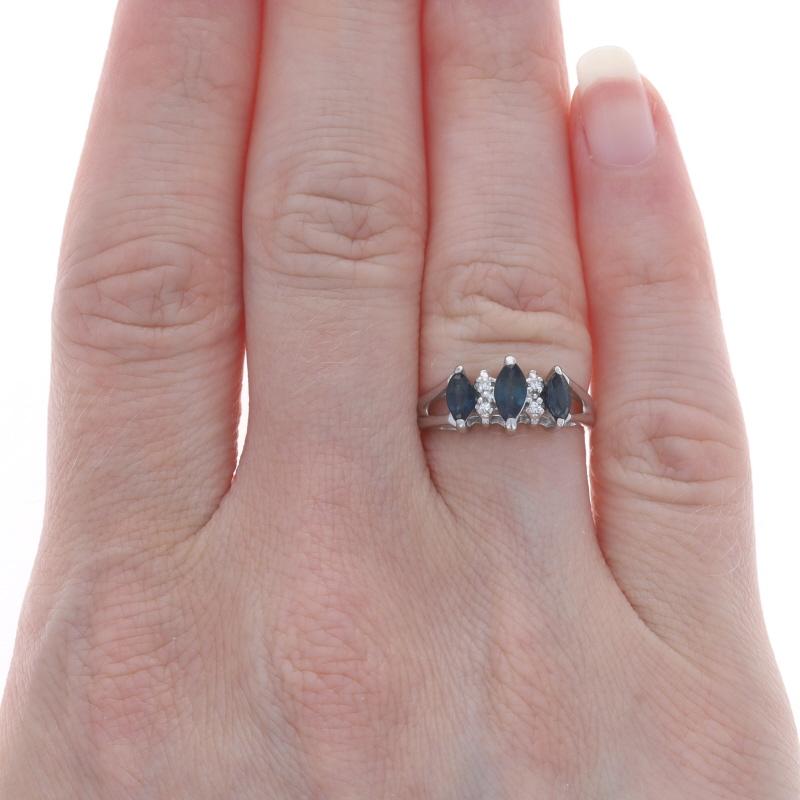 Anillo Oro Blanco Zafiro Diamante 14k Marquesa .90ctw Tres Piedras Corte marquesa en venta