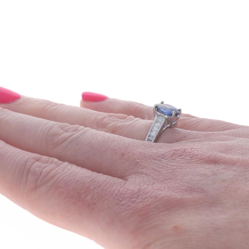 Bague de fiançailles en or blanc 14k saphir diamant ovale 2.14ctw Pour femmes en vente
