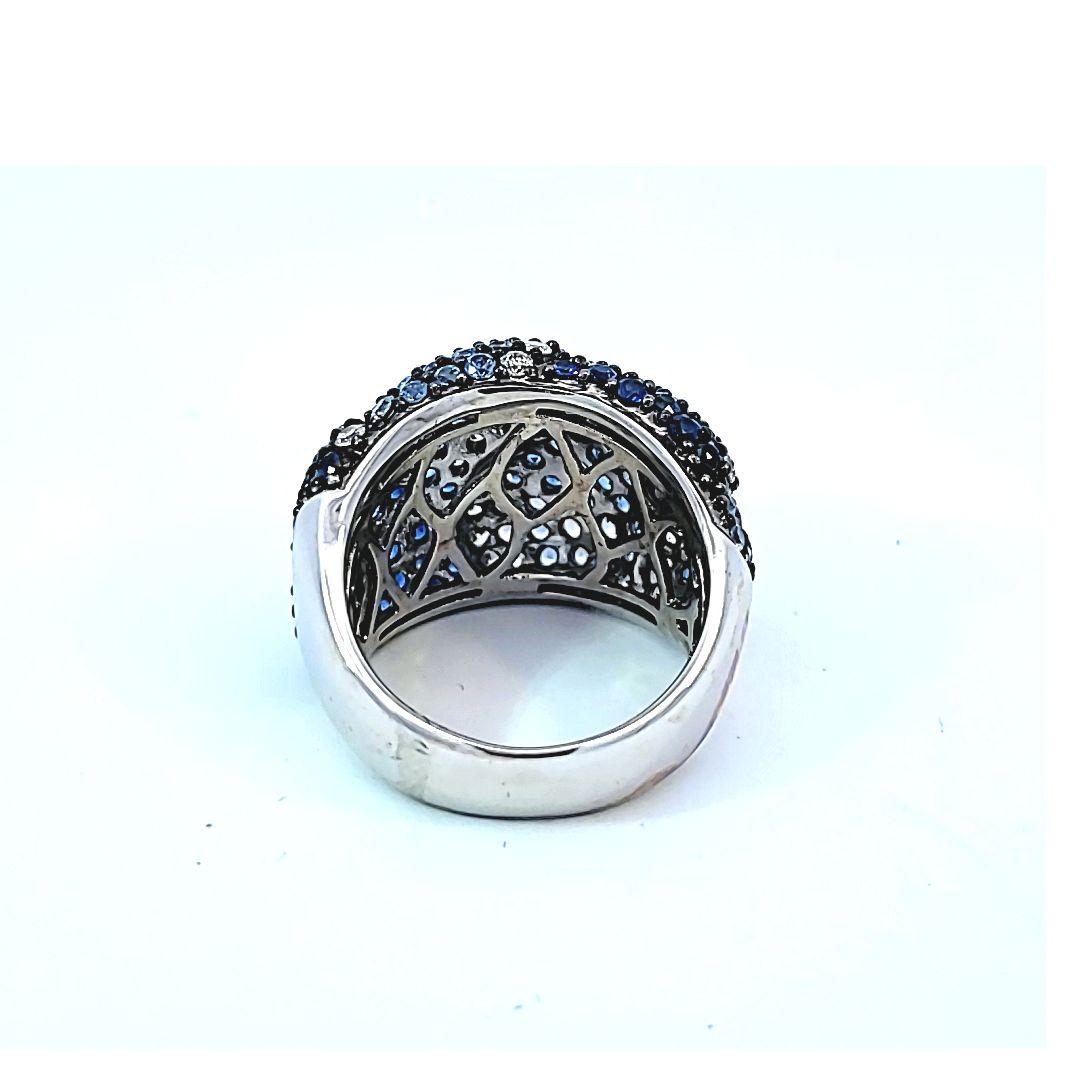White Gold Sapphire Diamond Ring  In Good Condition For Sale In Dallas, TX