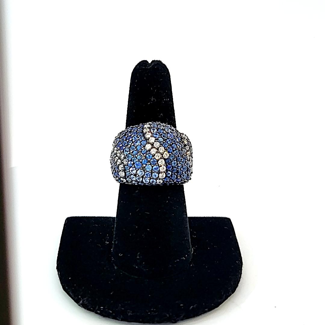Women's or Men's White Gold Sapphire Diamond Ring  For Sale