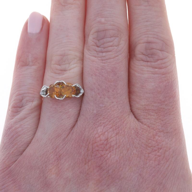Weißgold Saphir Vintage Zwei-Stein-Ring - 10k (Gemischter Schliff) im Angebot