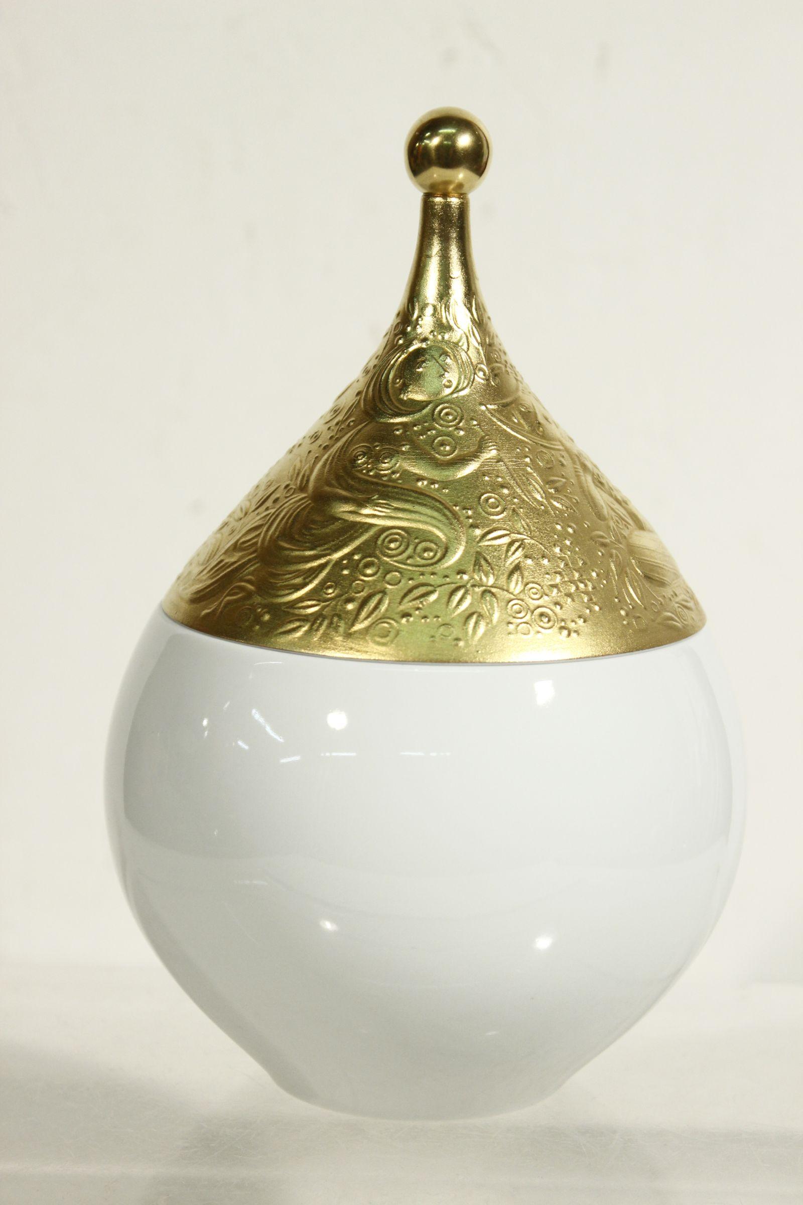 Sarastro-Porzellanschachtel in Weiß und Gold von Bjorn Wiinbland für Rosenthal, 1980er Jahre (Romantik) im Angebot