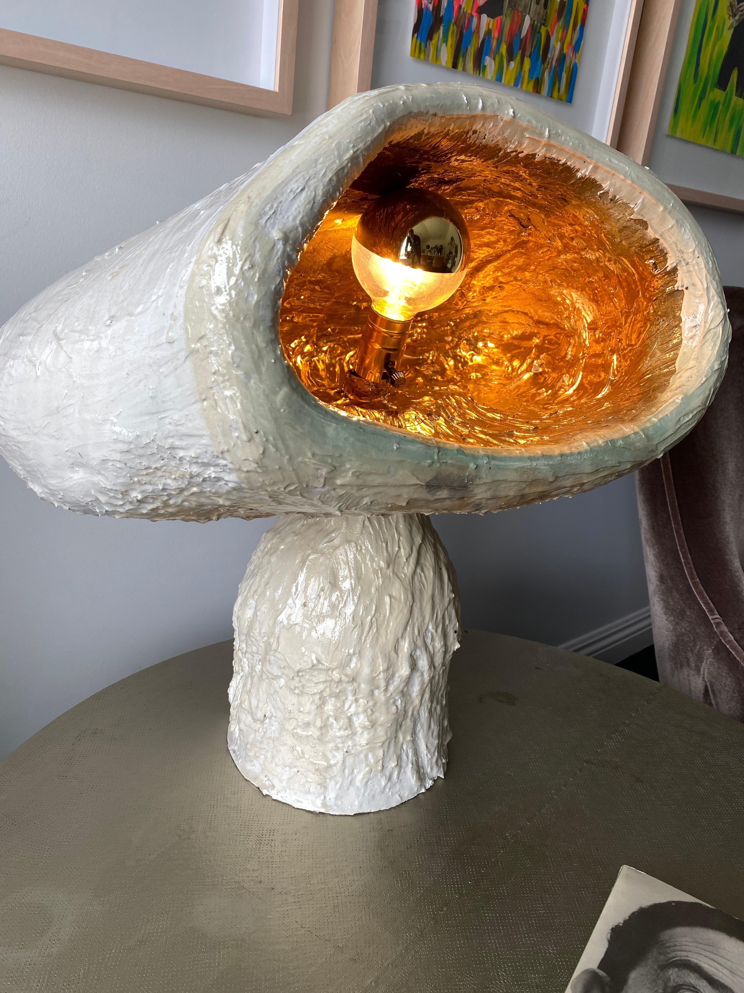 American White Gold Sculptural Plaster Table Lamp, 21st Century by Mattia Biagi For Sale
