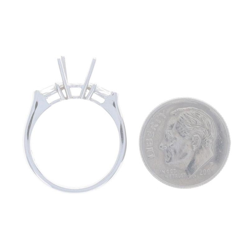 Bague de fiançailles en or blanc demi-monture 18k Step Cut Shield .38ctw fits Rnd~6-7mm Pour femmes en vente