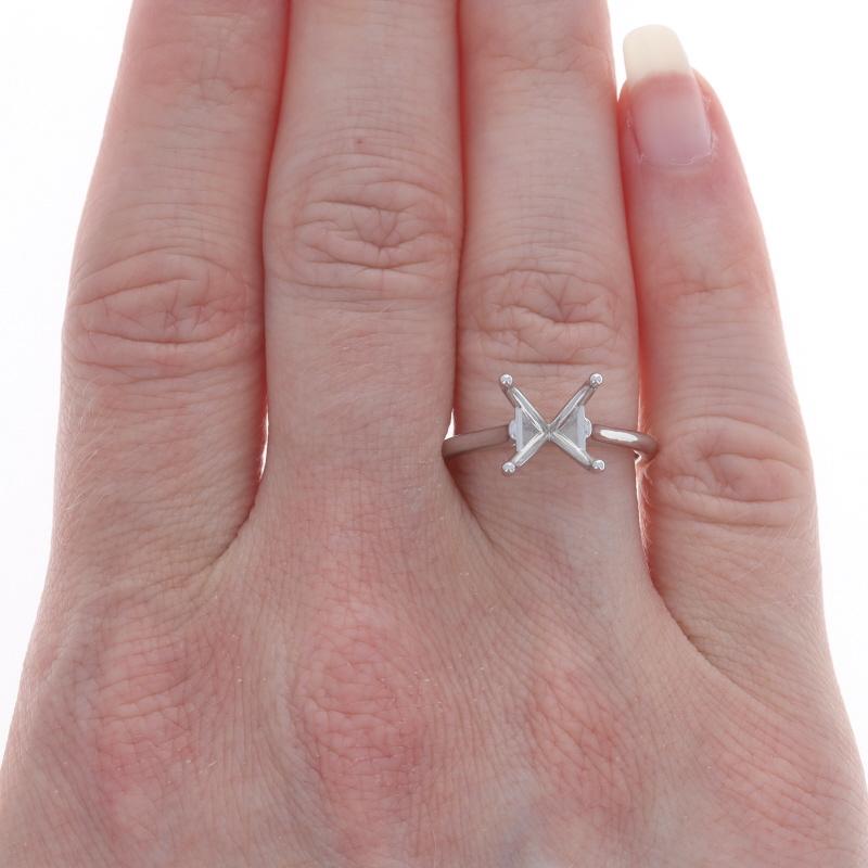 White Gold Semi-Mount Solitaire Engagement Ring - 14k Cathedral for 10mm Round In Excellent Condition For Sale In Greensboro, NC