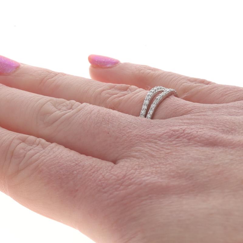 Donna Set di 2 fedi in oro bianco con diamanti - 14k Rd .50ctw Enhancer Guard Ring in vendita