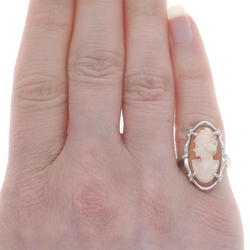 White Gold Shell Cocktail Solitaire Ring - 14k Carved Cameo Silhouette In Excellent Condition For Sale In Greensboro, NC