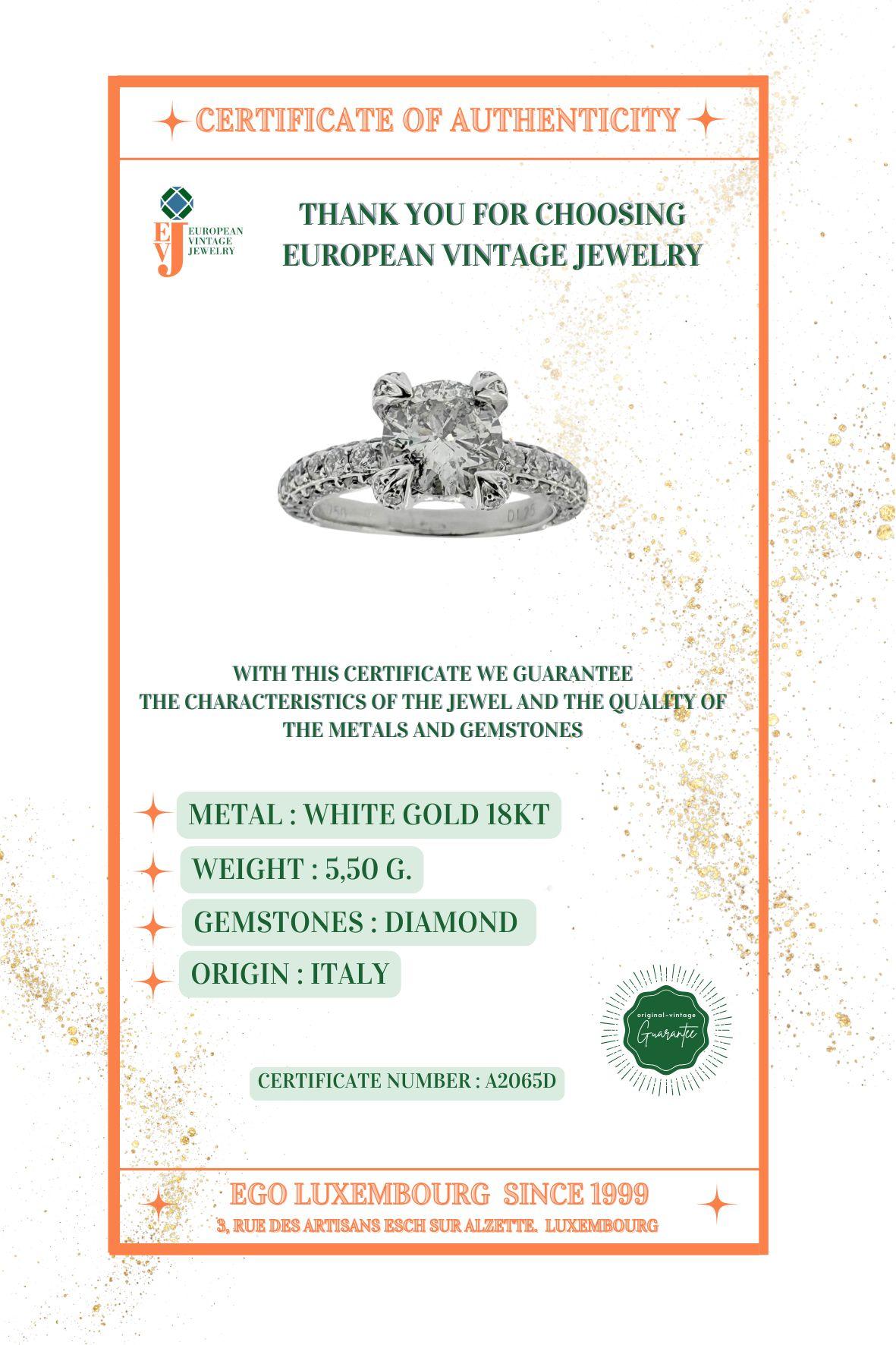 Bague en or blanc avec solitaire et diamant en vente 8
