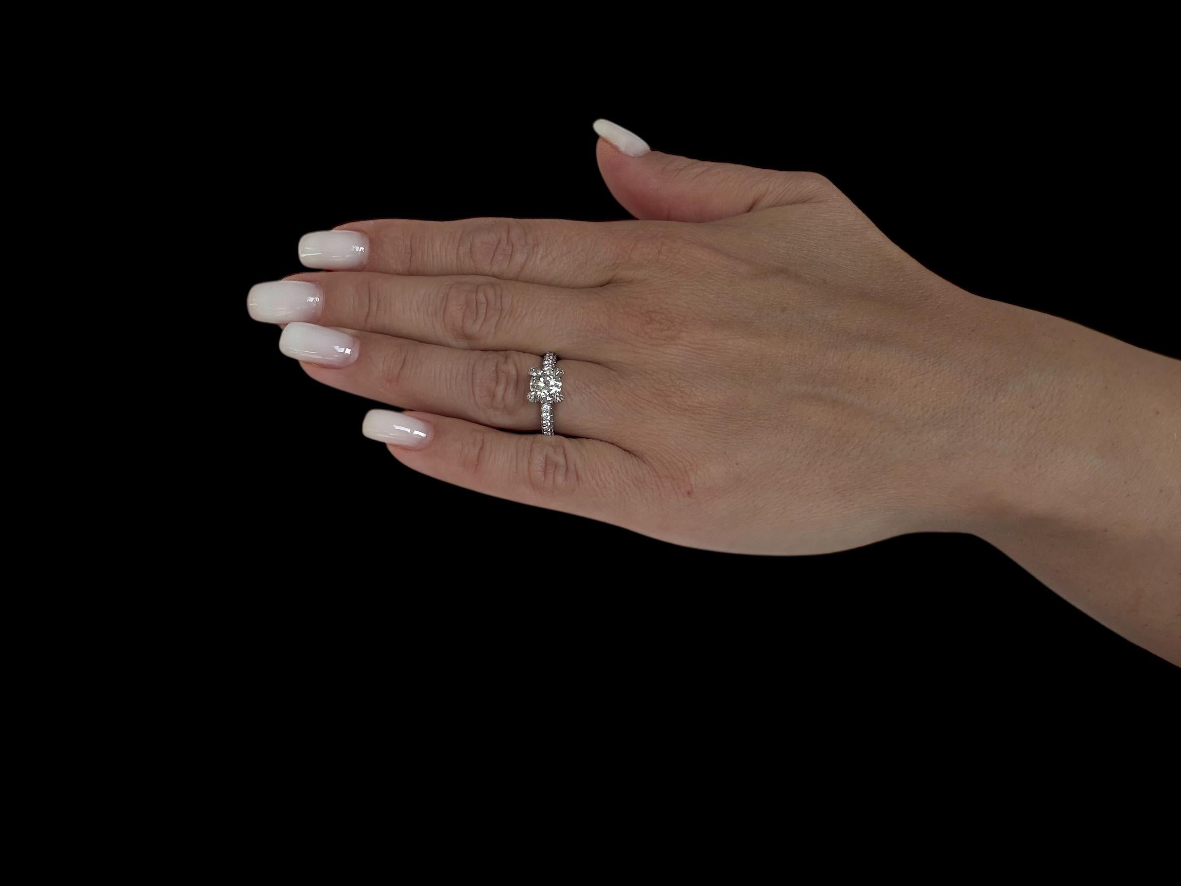Moderne Bague en or blanc avec solitaire et diamant en vente