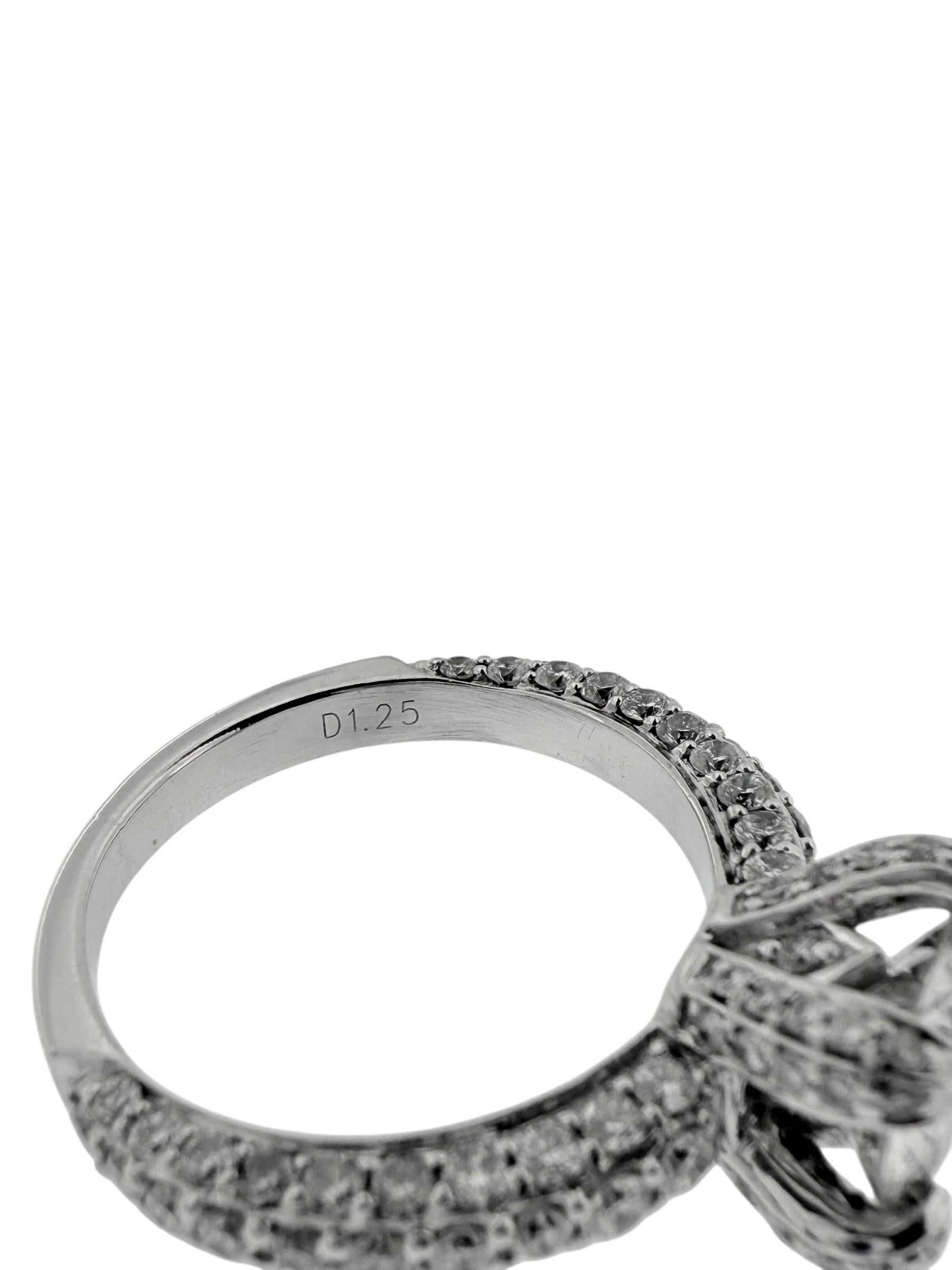 Bague en or blanc avec solitaire et diamant en vente 3