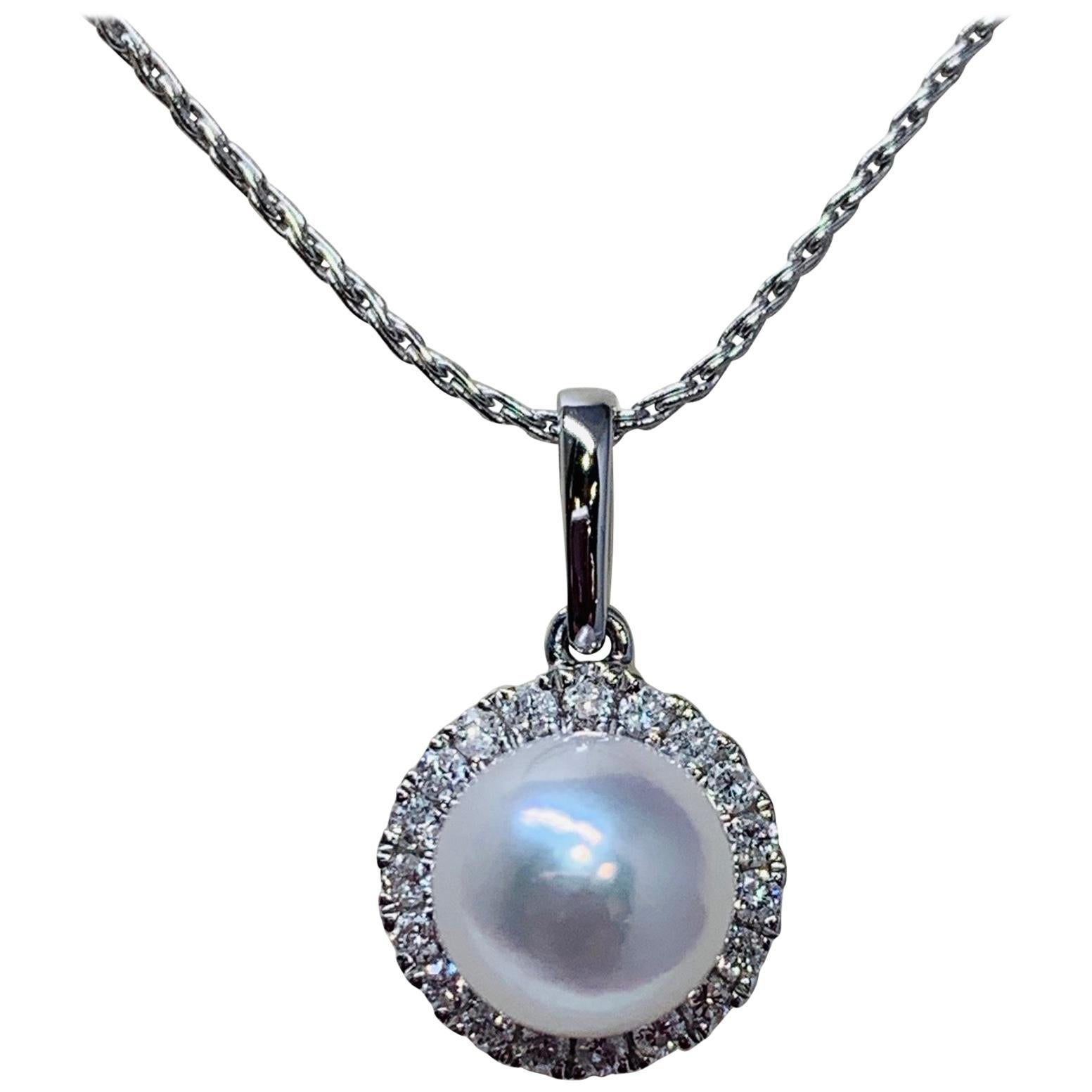 White Gold Solitaire Freshwater Pearl and Diamond Necklace For Sale