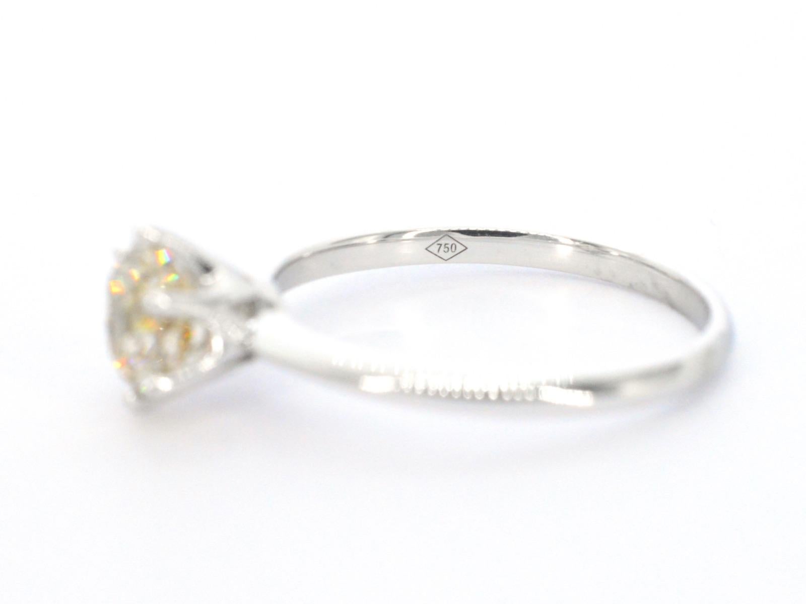 White Gold Solitaire Ring with Diamond For Sale 3