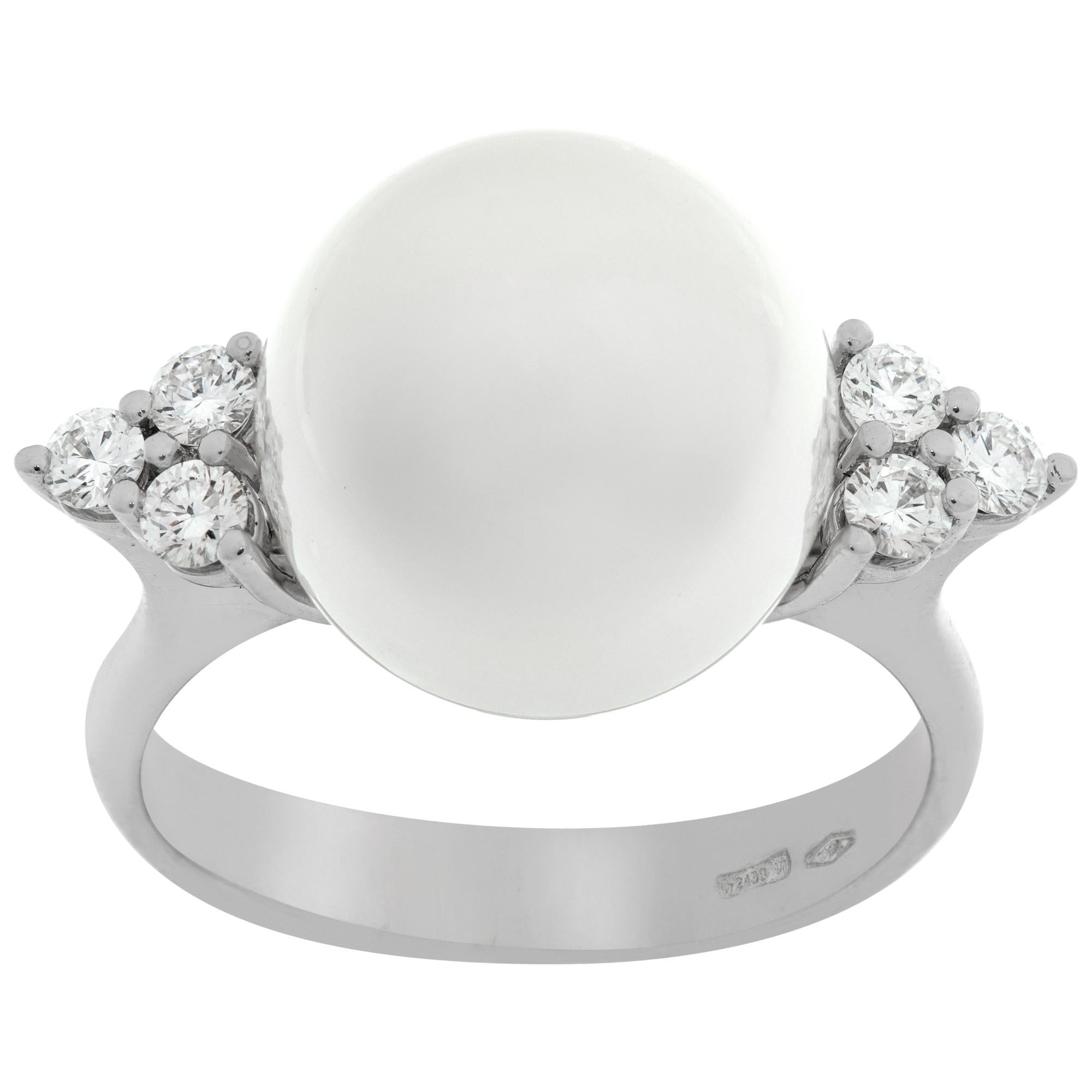 White gold South sea pearl & diamonds ring with round brilliant cut diamonds For Sale
