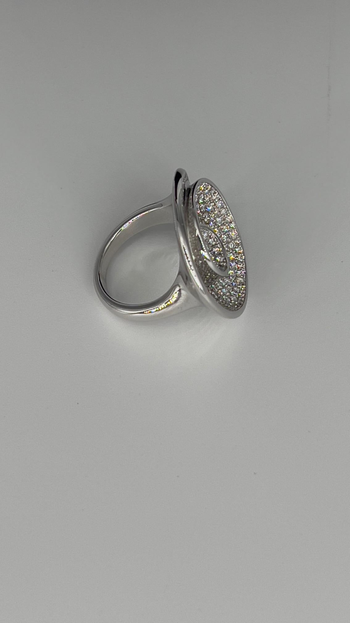 Spiralring aus Weißgold mit 226 Diamanten von George Lambert, Schweiz Damen im Angebot