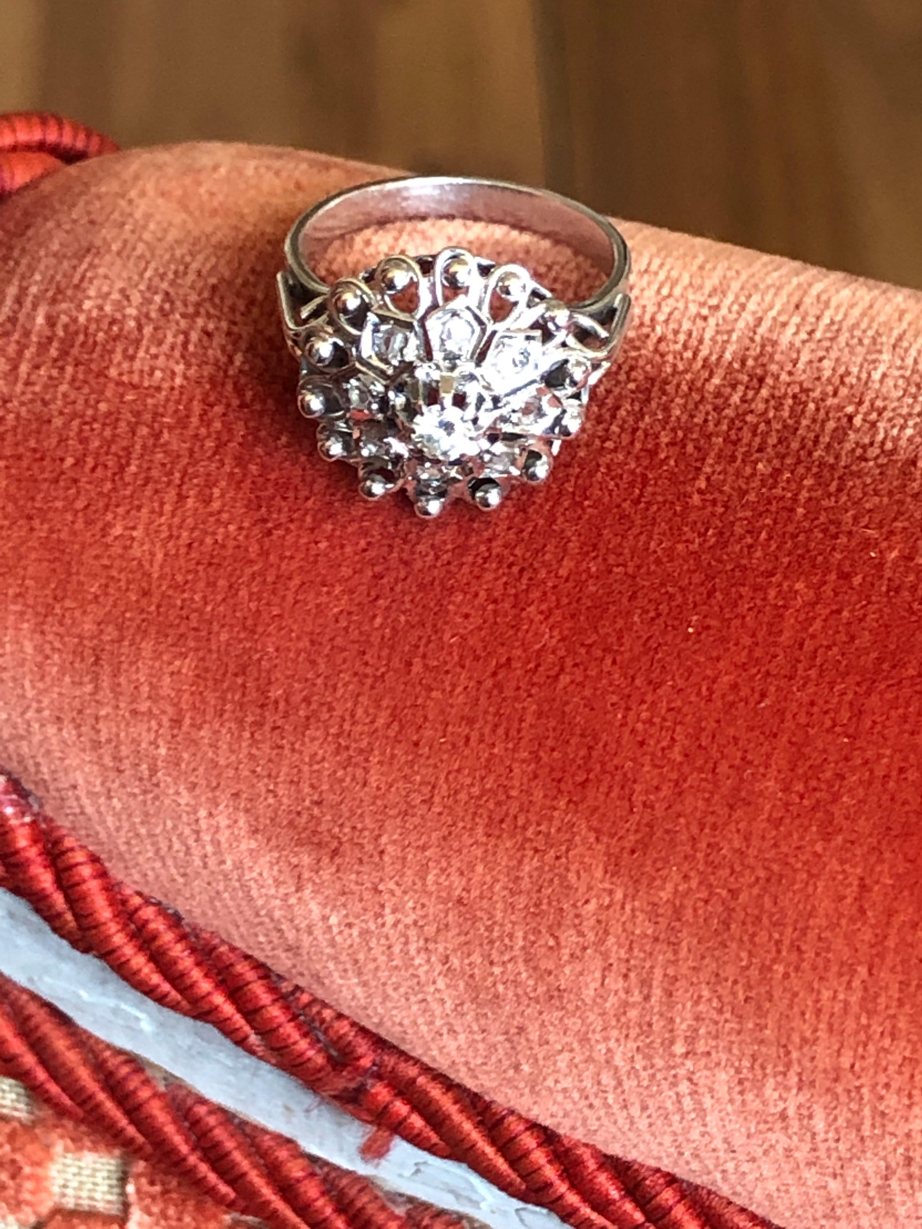 French White Gold Star Ring Set with Rose Cut Diamonds and Large Central One For Sale
