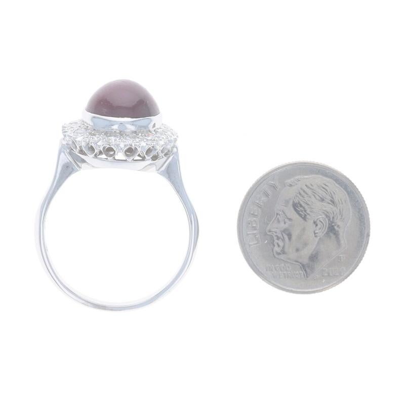 Anello aureolato in oro bianco con stella di rubino e diamanti - 14k Cabochon rotondo 7,56ctw in vendita 1
