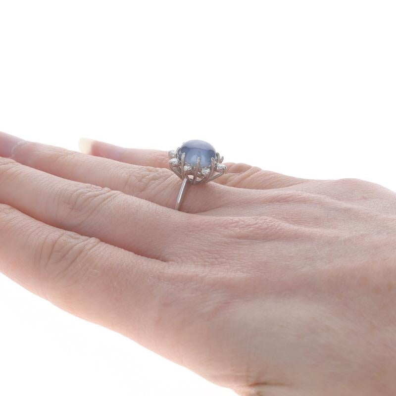Donna Anello aureola con diamante e zaffiro a stella in oro bianco - 14k Cabochon ovale 4,32ctw in vendita
