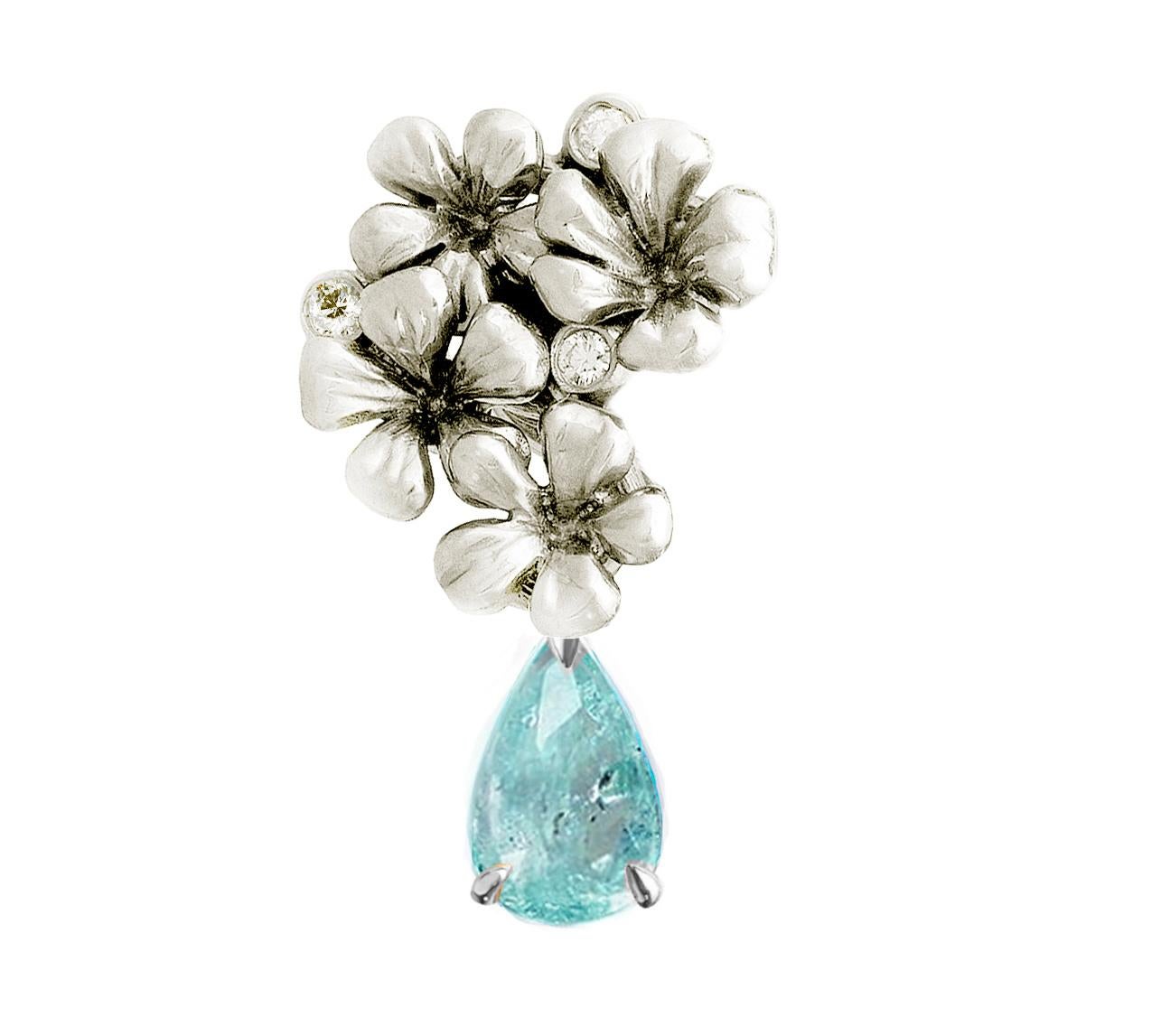 Taille poire Clous d'oreilles en or blanc avec diamants et tourmalines Paraiba en vente