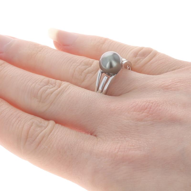 White Gold Tahitian Pearl Solitaire Ring - 14k In Excellent Condition For Sale In Greensboro, NC
