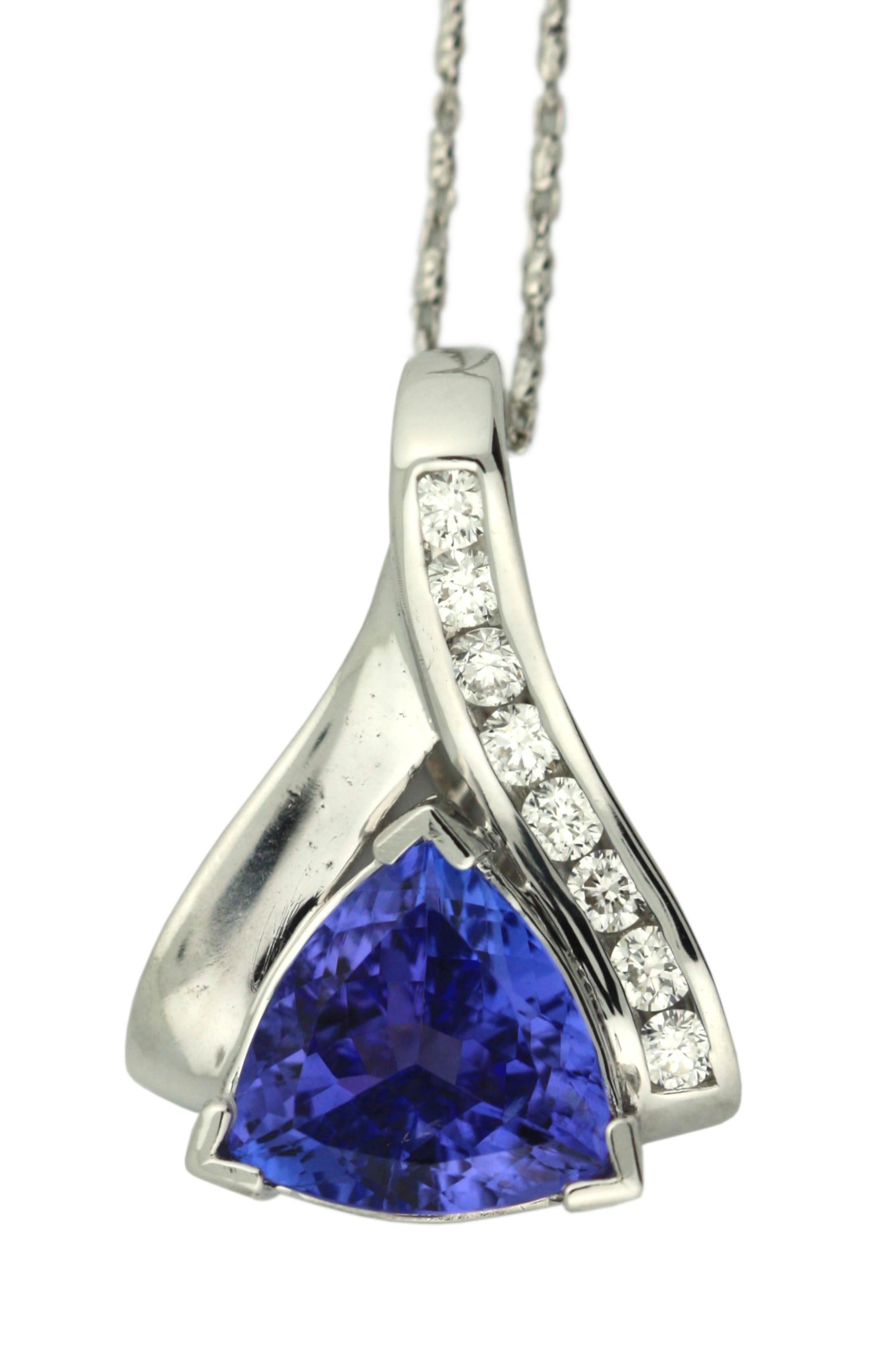 Halskette aus Weißgold mit Tansanit und Diamant-Anhänger 3
