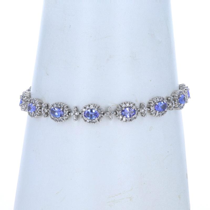 Contenuto del metallo: Oro bianco 14k

Informazioni su A. Stone

Tanzaniti naturali
Trattamento: Miglioramenti di routine
Carati: 6,72ctw
Taglio: Ovale
Colore: viola

Diamanti naturali
Carati: 2,94ctw
Taglio: Rotondo brillante
Colore: G -