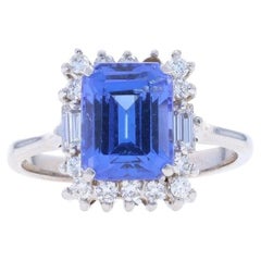 Anillo de oro blanco con halo de tanzanita y diamantes - 18k talla esmeralda 2.51ctw Catedral