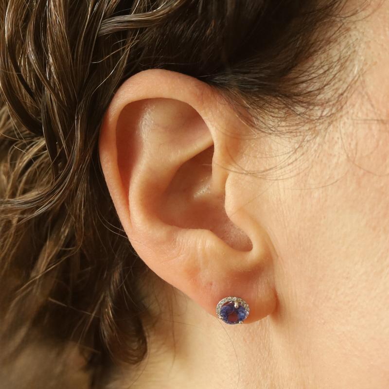 Taglio rotondo Orecchini a perno con diamante tanzanite in oro bianco - 14k Round 1.98ctw in vendita