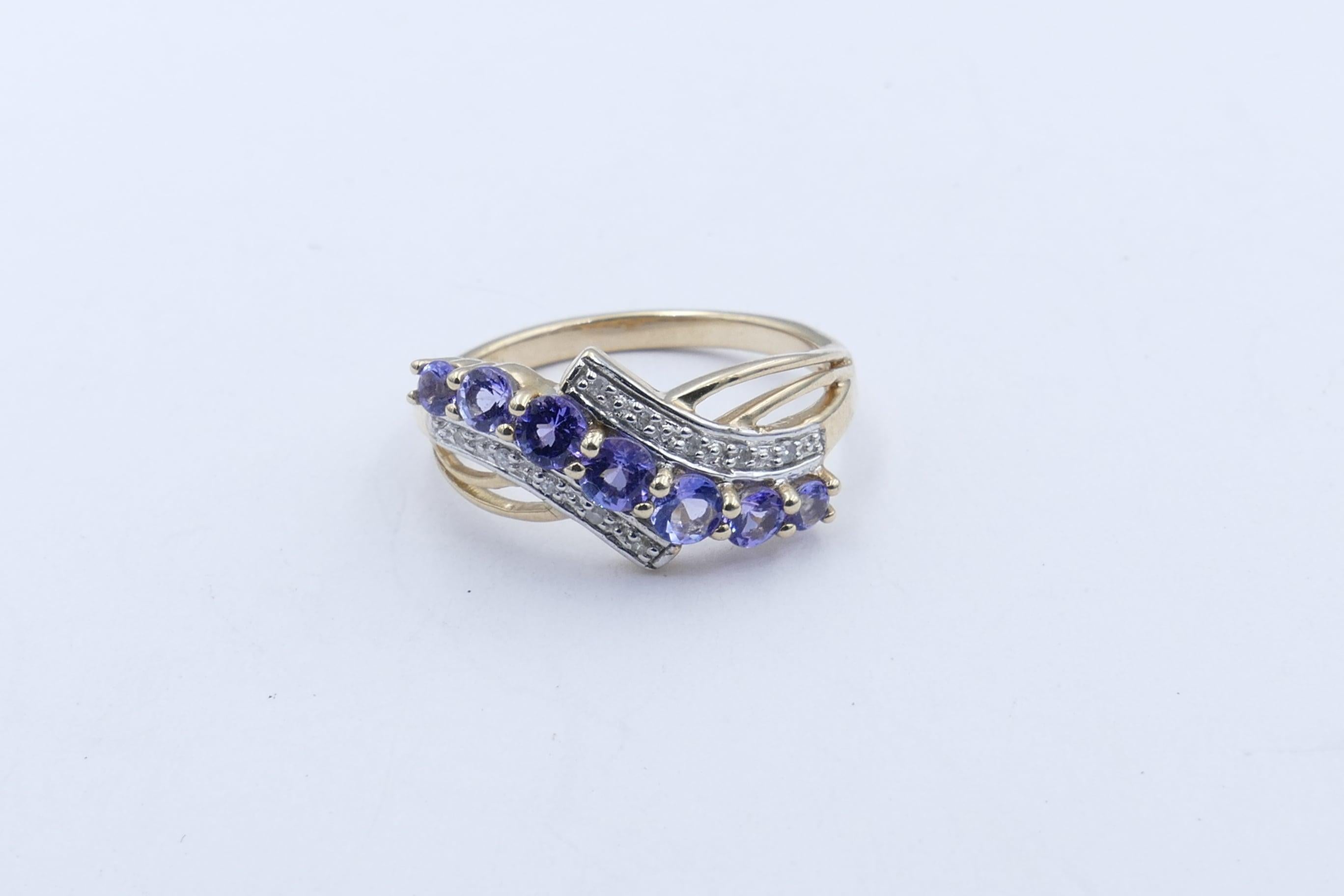 White Gold Tanzanite and Diamond Ring In New Condition For Sale In Splitter's Creek, NSW