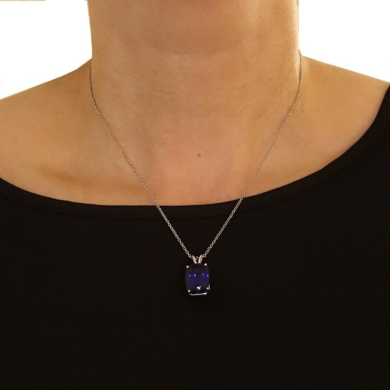 Taille coussin Collier pendentif en or blanc Tanzanite Solitaire 17