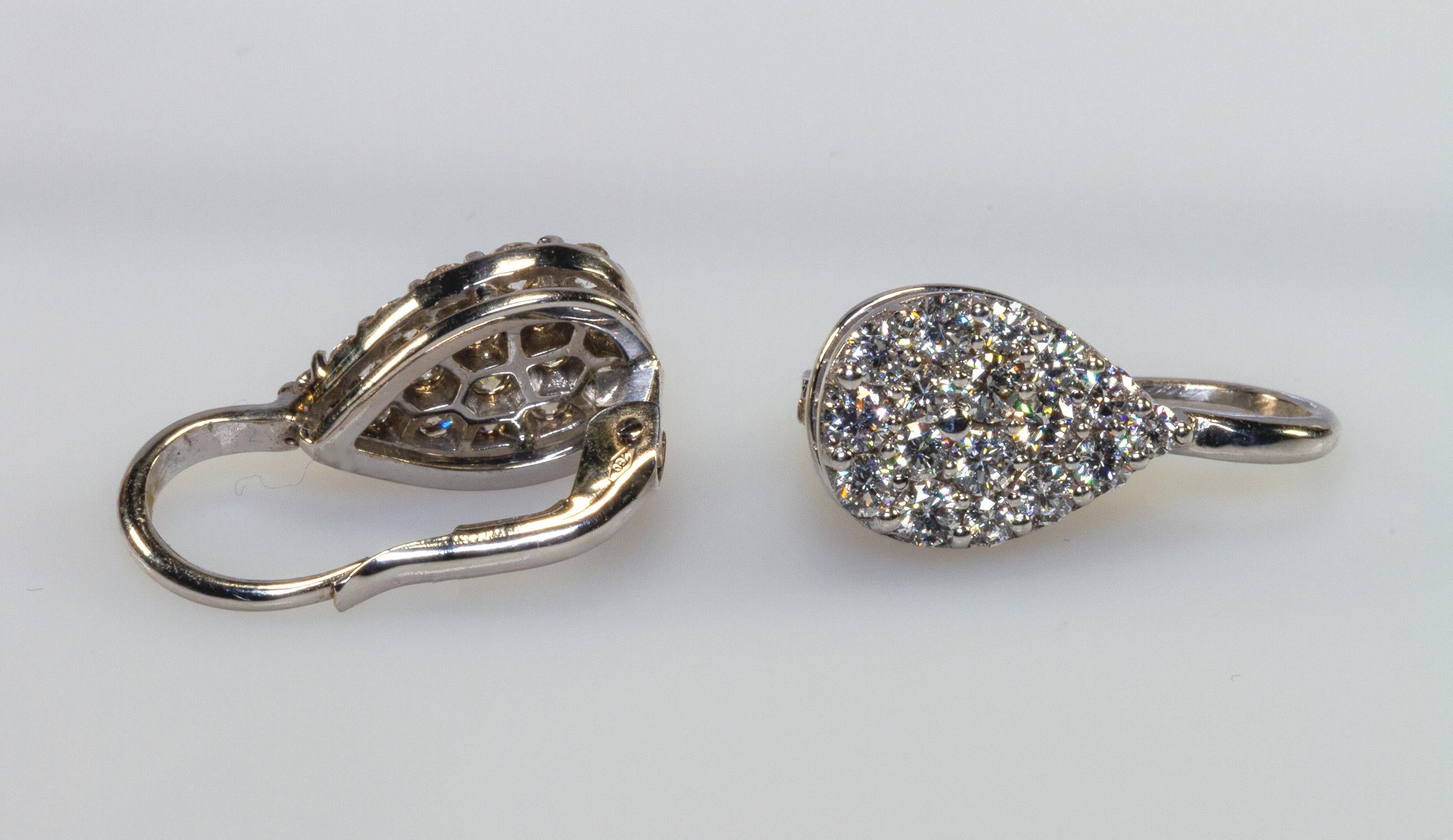 White Gold 18k Teardrop Diamond Earrings In New Condition For Sale In Rome, IT