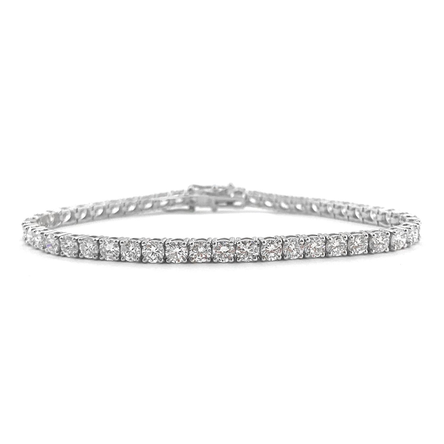 White Gold Tennis Bracelet, 7.45 Carat In Excellent Condition For Sale In Knightsbridge, GB