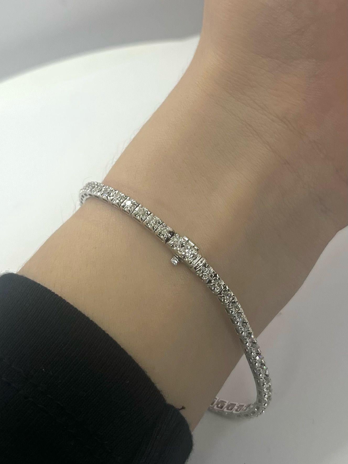 Pulsera tenis de oro blanco con 1,1 ct de diamantes en Excelente estado para la venta en PARIS, FR