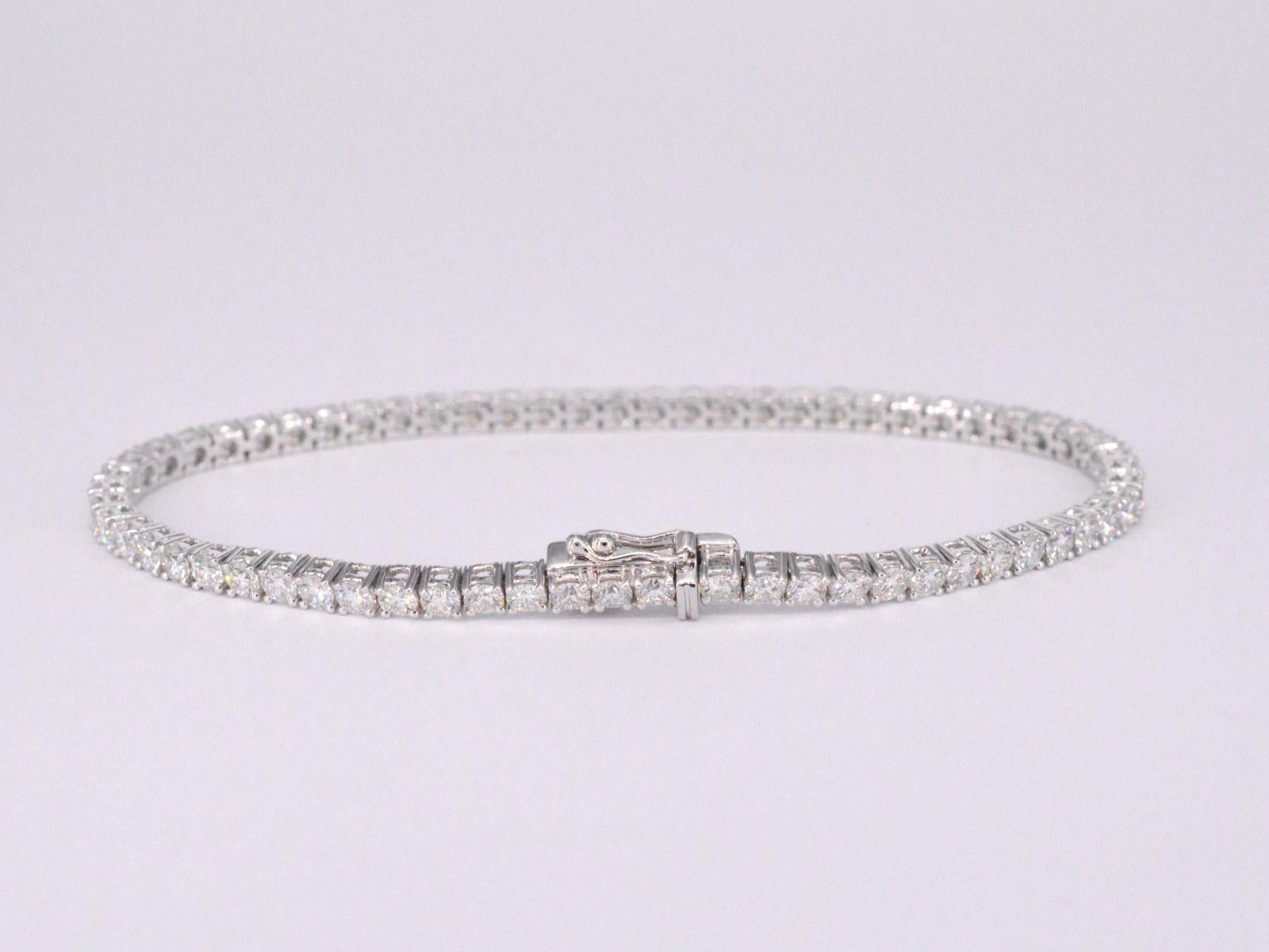 Contemporary White Gold Tennis Bracelet with 5.00 Carat Diamonds For Sale