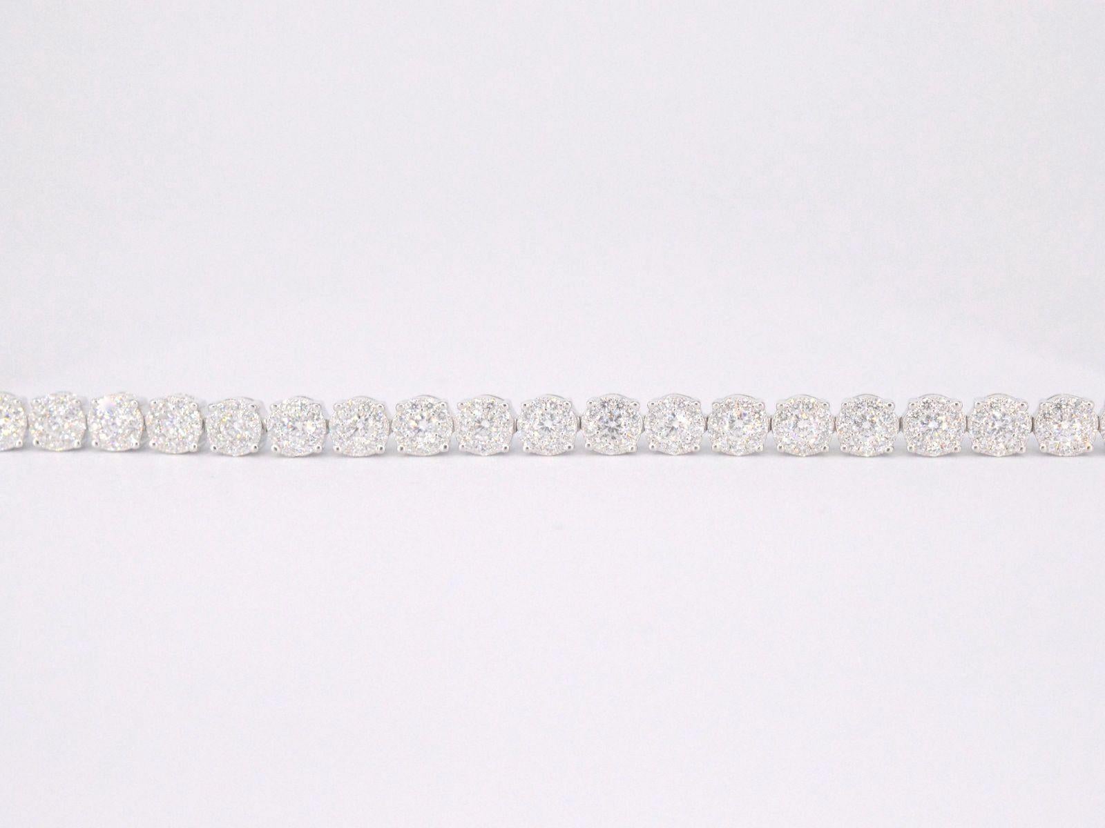 Brilliant Cut White gold tennis bracelet with 5.00 carat diamonds For Sale