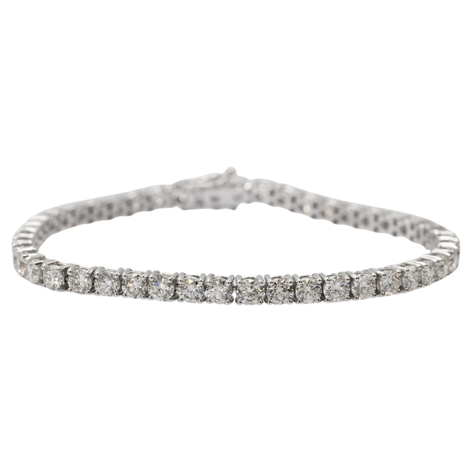 Tennisarmband aus Weißgold mit 8,00 Karat Diamanten.
