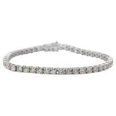 Tennisarmband aus Weißgold mit 8,00 Karat Diamanten.