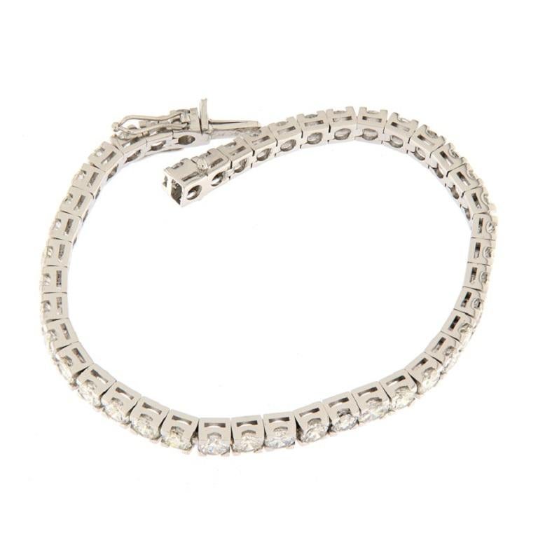 Contemporary White gold tennis bracelet with 9.13 ct brilliant cut diamonds For Sale