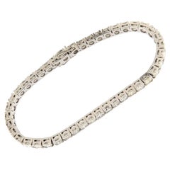 Bracelet de tennis en or blanc avec 9,13 ct de diamants taille brillant