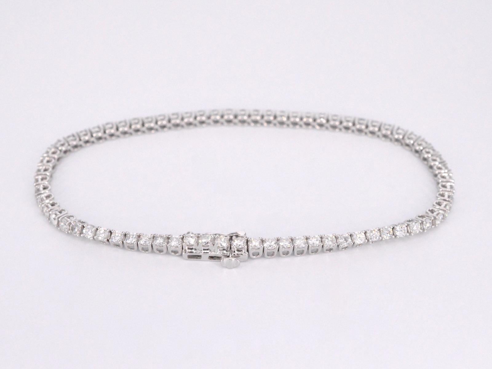 Contemporary White gold tennis bracelet with diamonds 3.50 carat