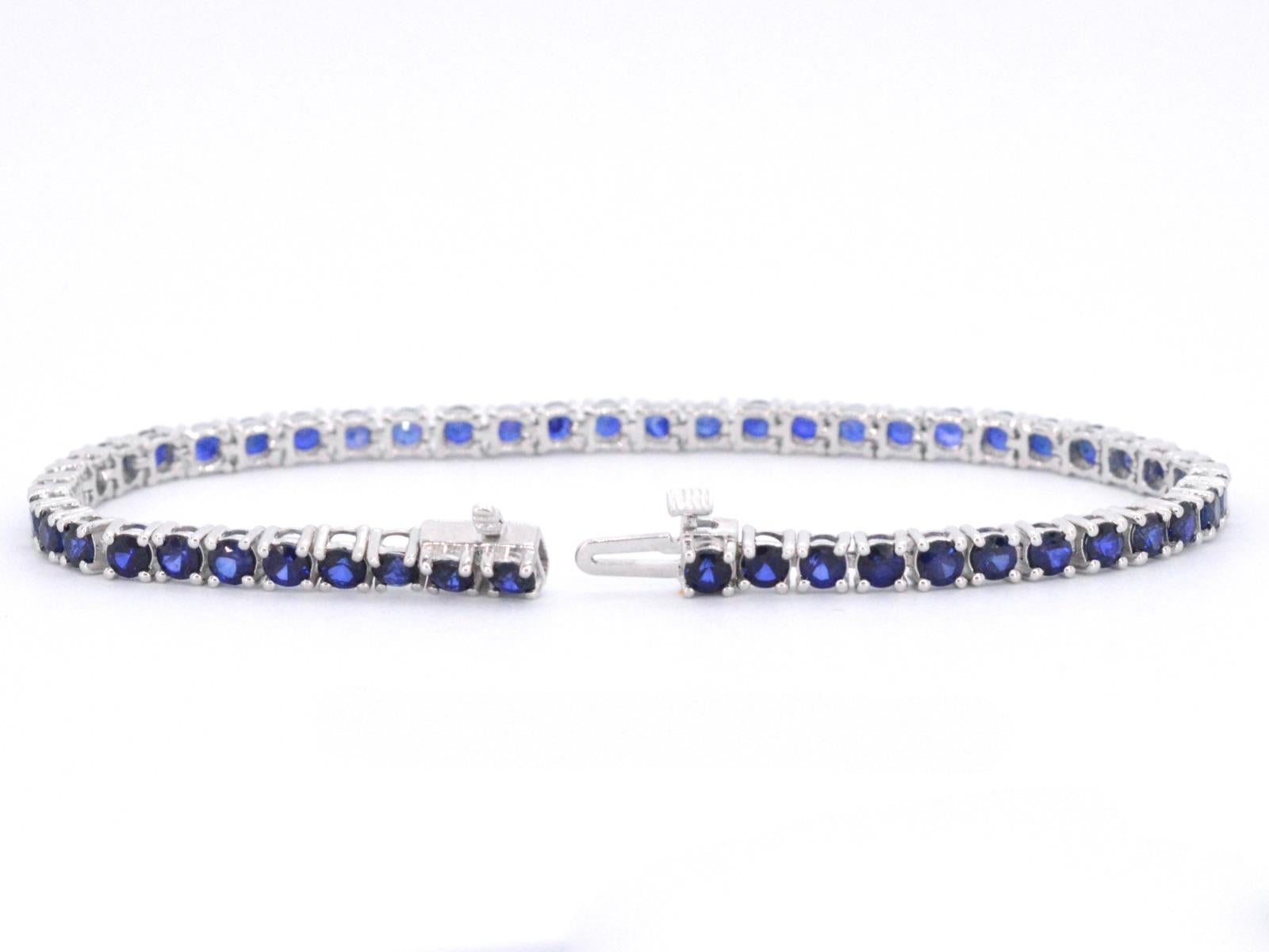 White Gold Tennis Bracelet with Sapphires In New Condition For Sale In AMSTELVEEN, NH