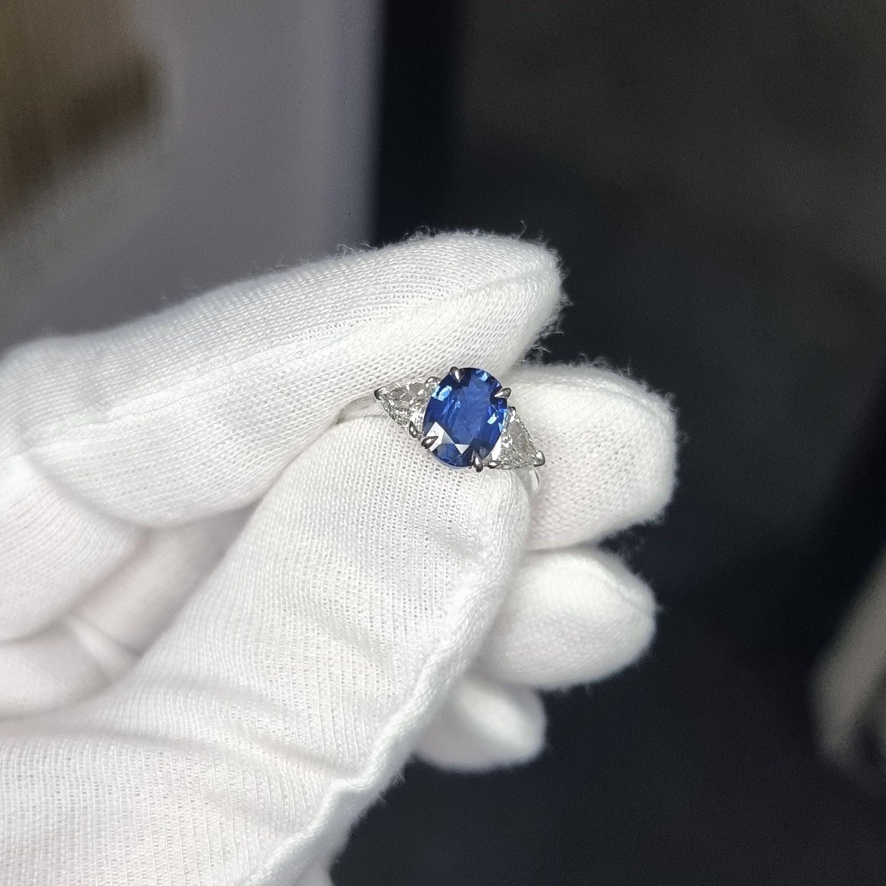 Women's White Gold Trillion Diamonds and Sapphire Trilogy Ring For Sale
