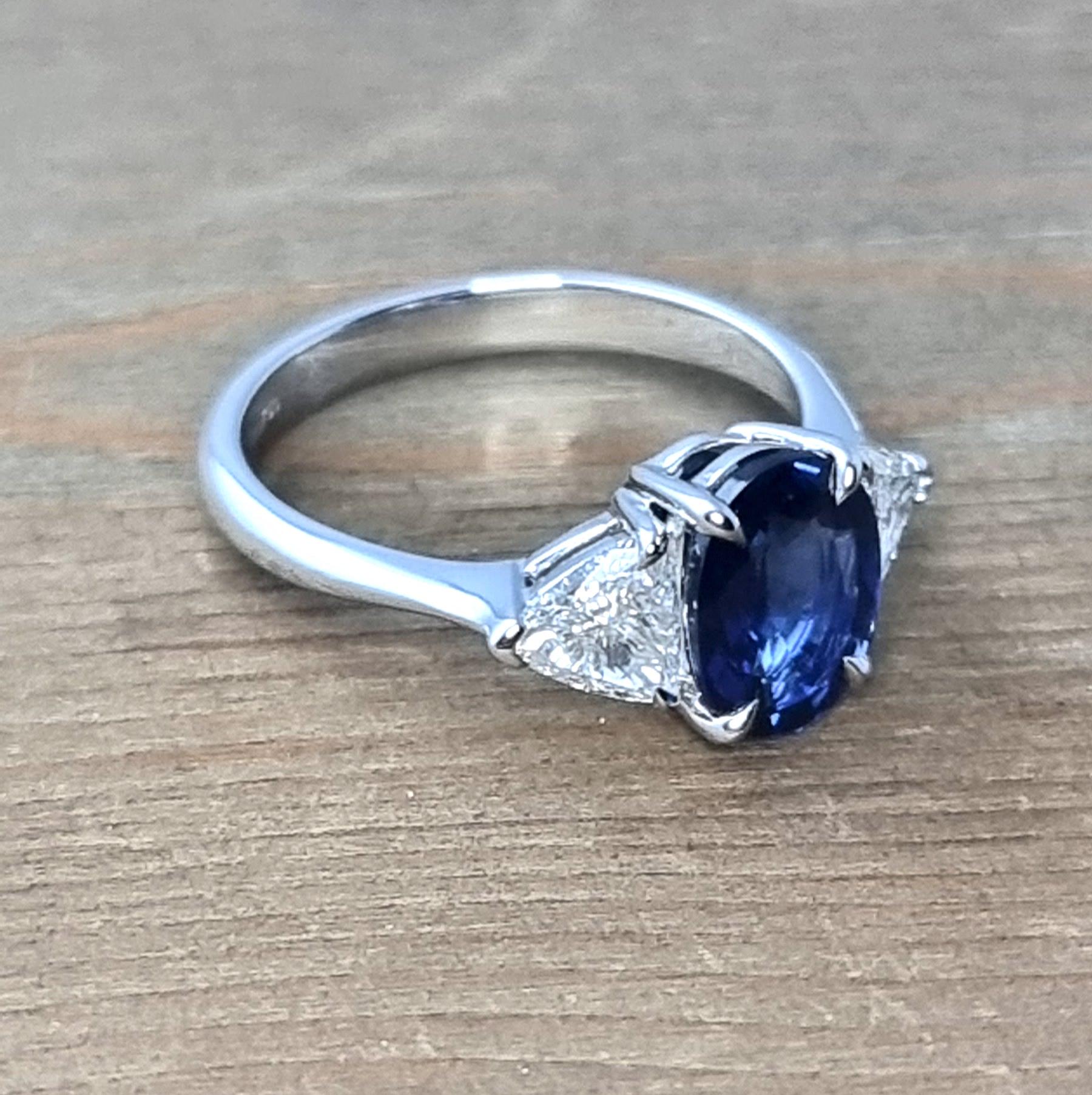White Gold Trillion Diamonds and Sapphire Trilogy Ring For Sale 2